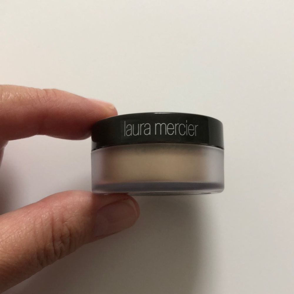 New Laura Mercier translucent powder sample